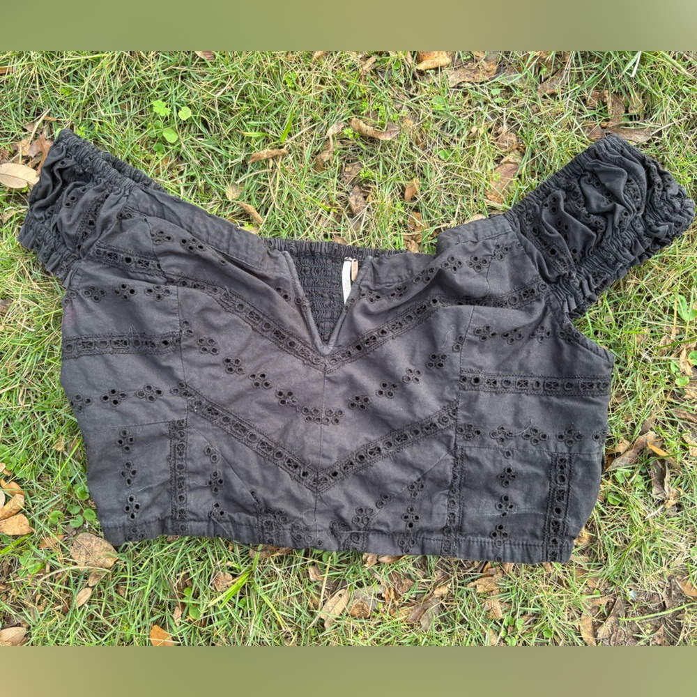 NWOT: Free People: Black Eyelet Off-Shoulder Crop Top